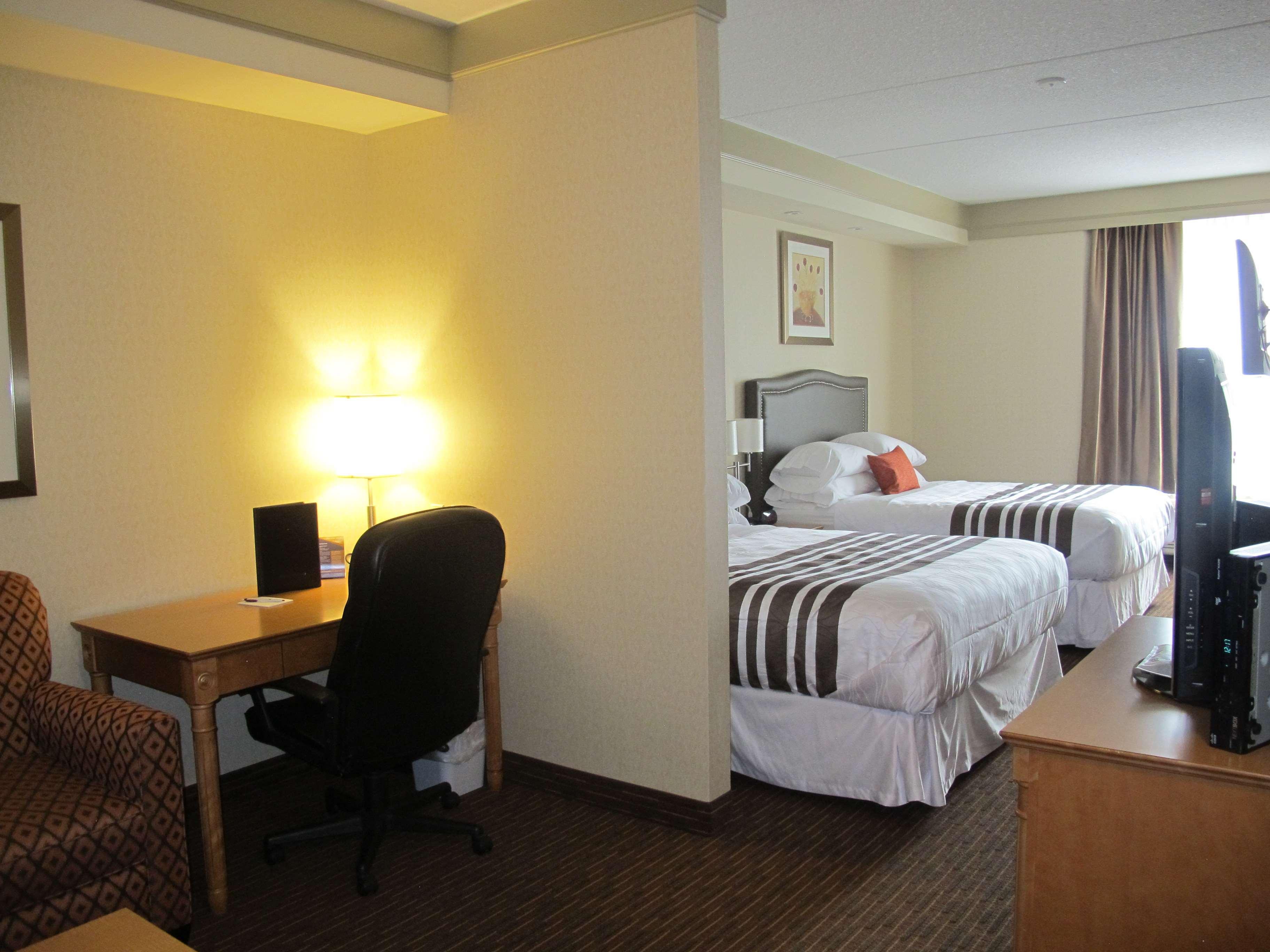 Best Western Plus Waterloo Exterior photo
