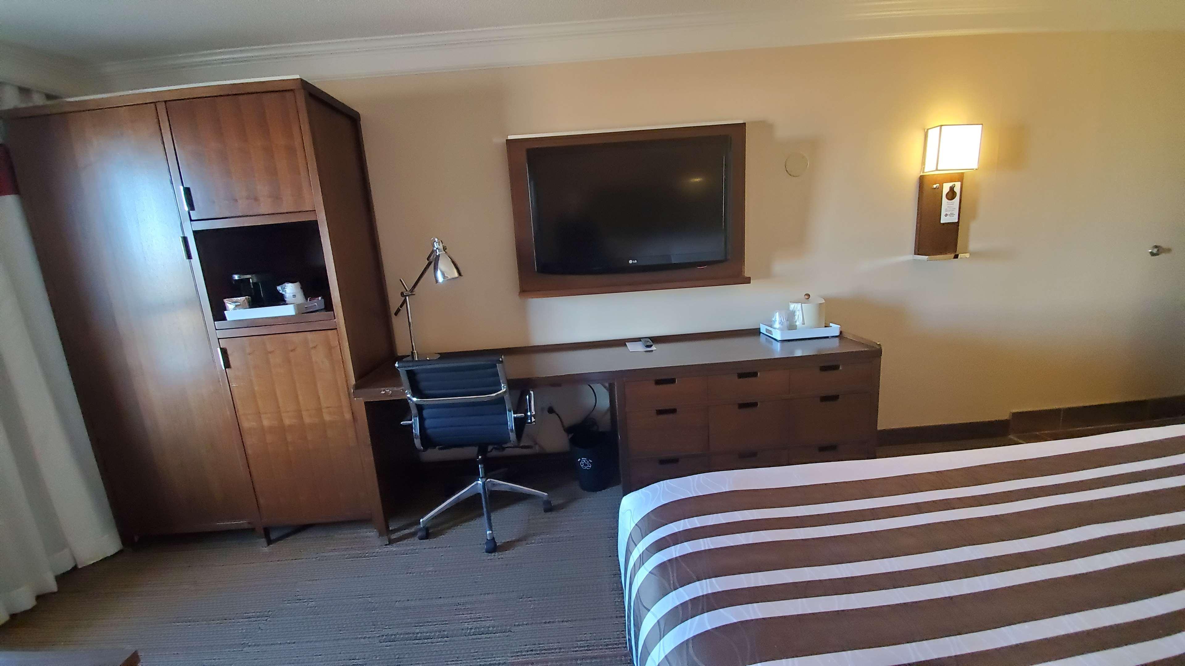 Best Western Plus Waterloo Exterior photo