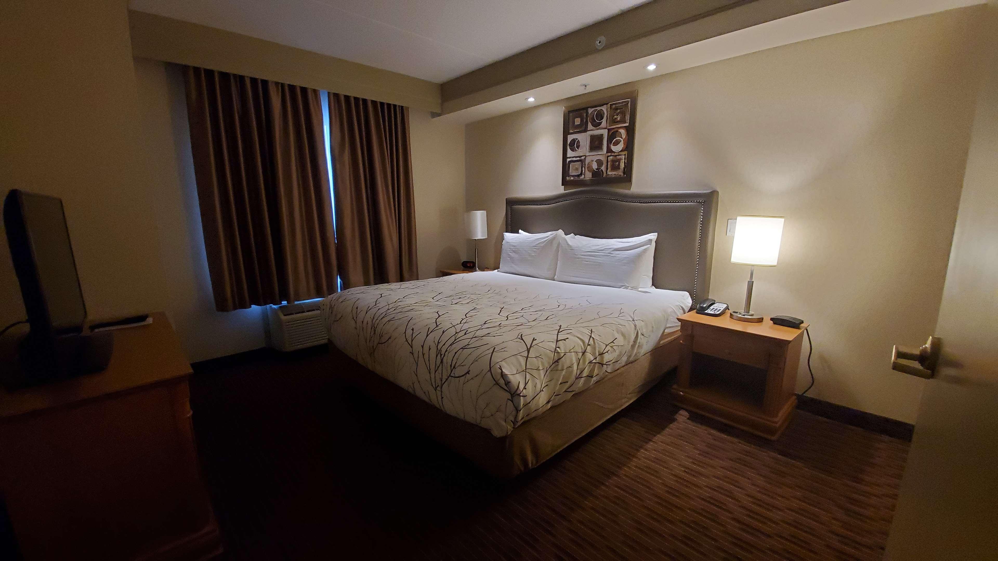 Best Western Plus Waterloo Exterior photo