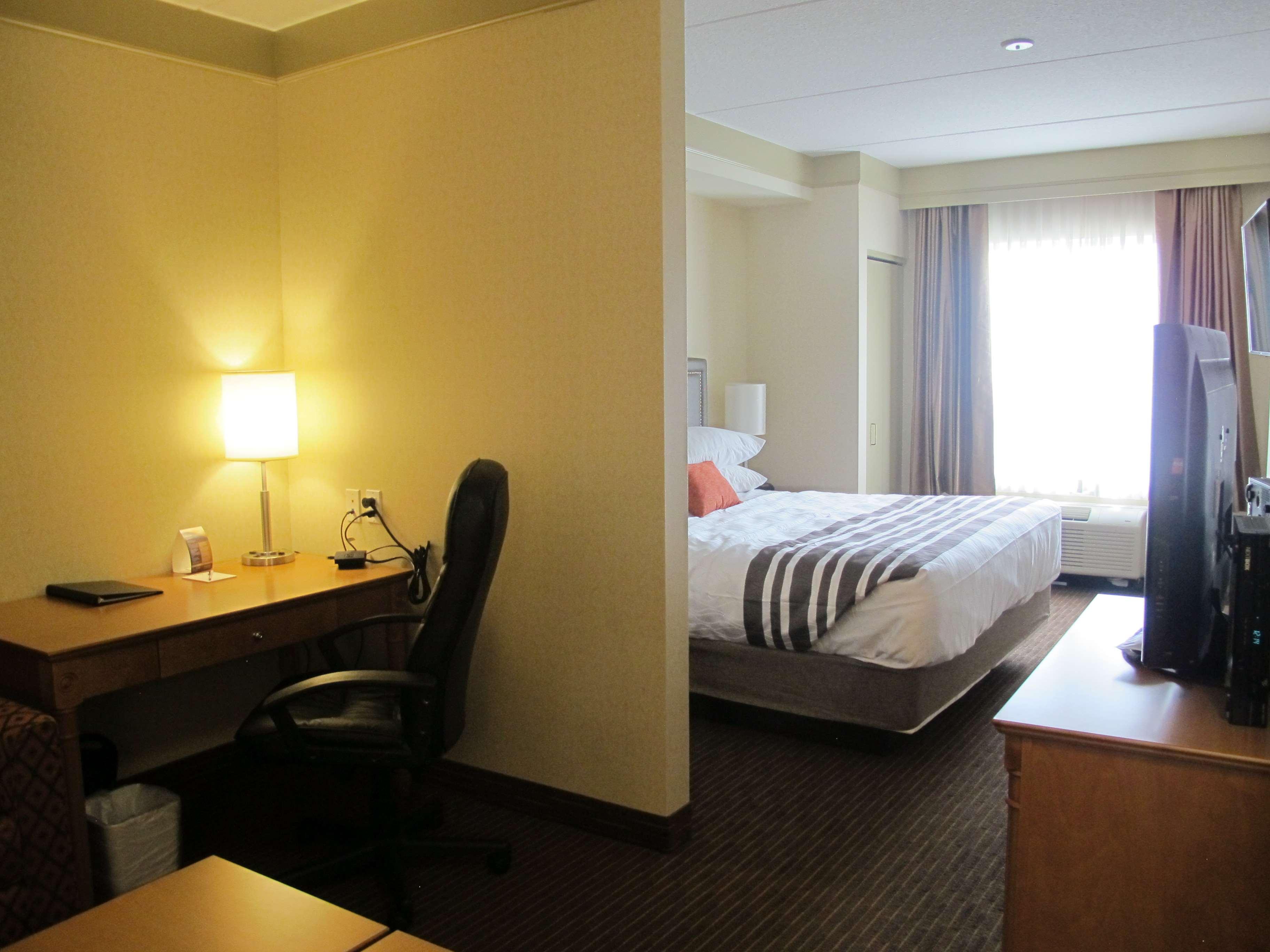Best Western Plus Waterloo Exterior photo
