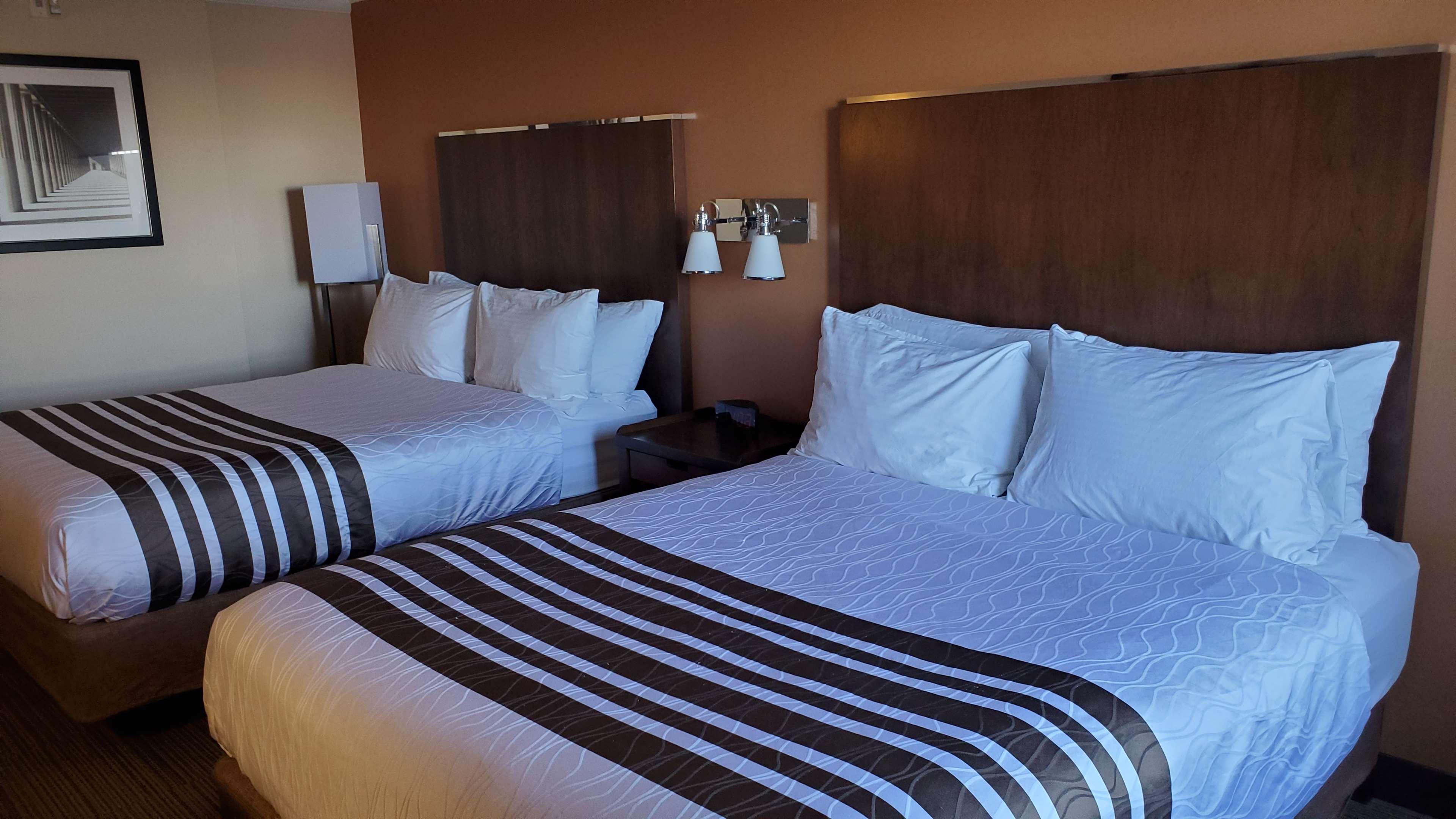 Best Western Plus Waterloo Exterior photo