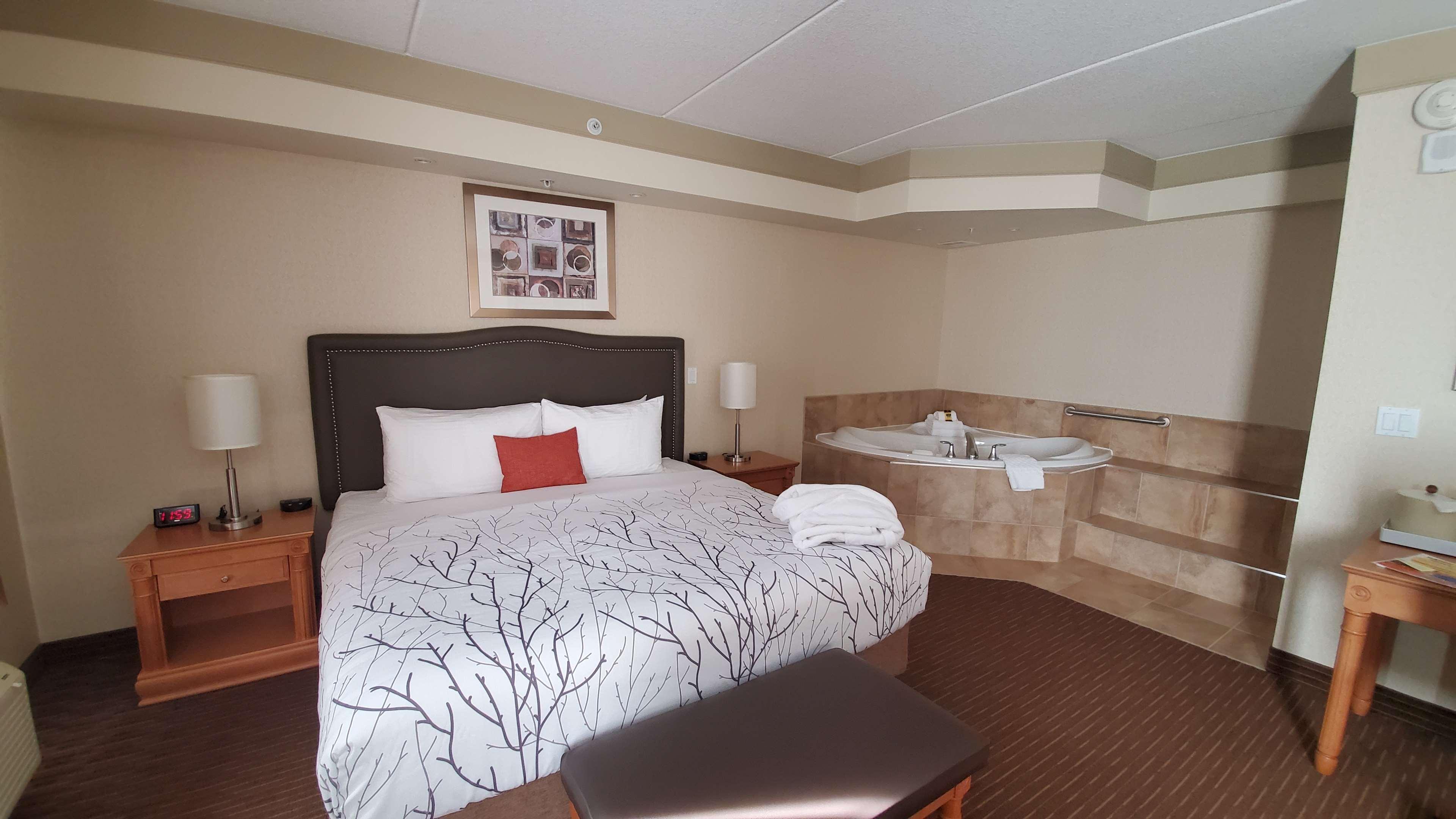 Best Western Plus Waterloo Exterior photo