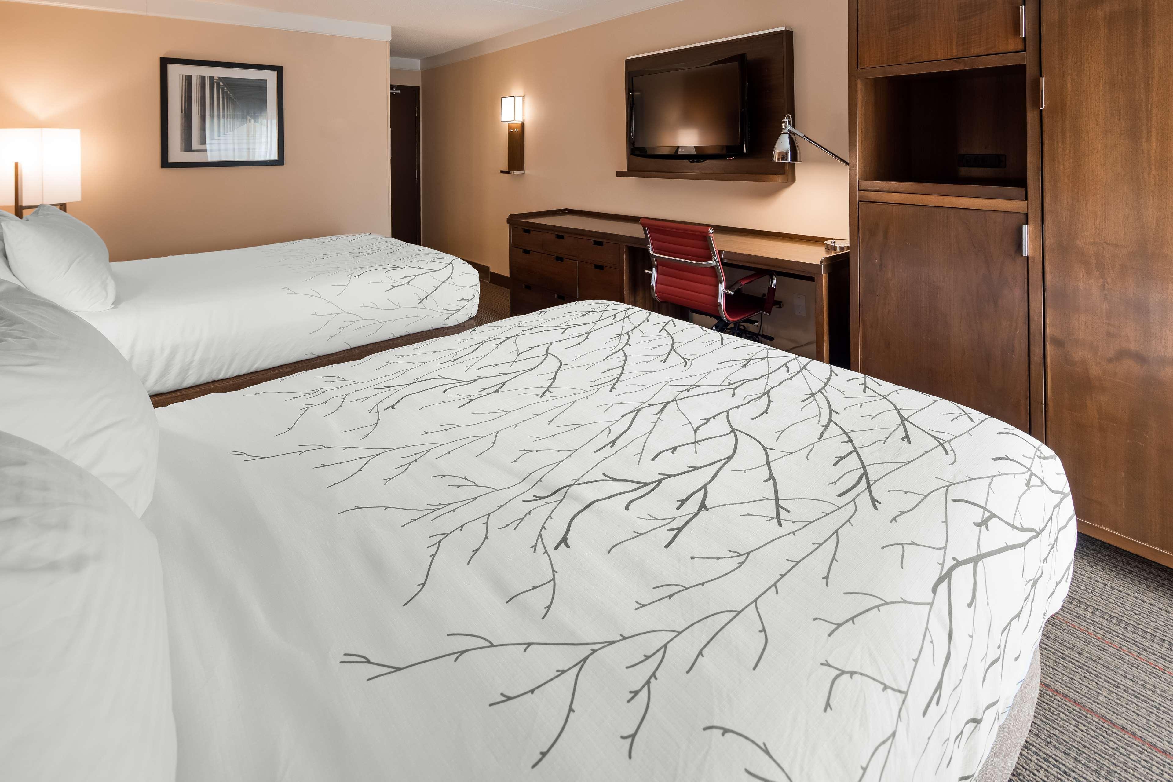 Best Western Plus Waterloo Exterior photo