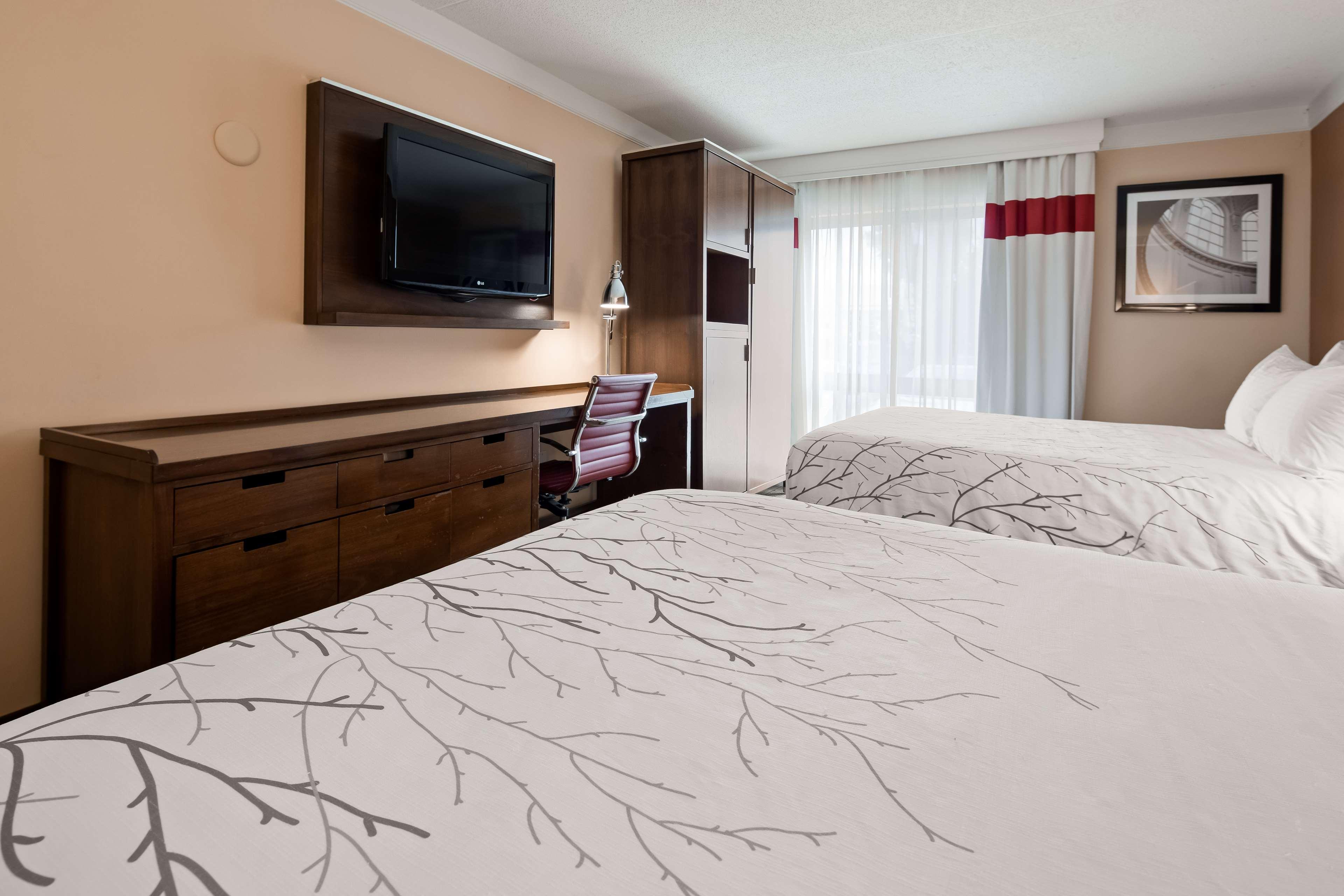 Best Western Plus Waterloo Exterior photo