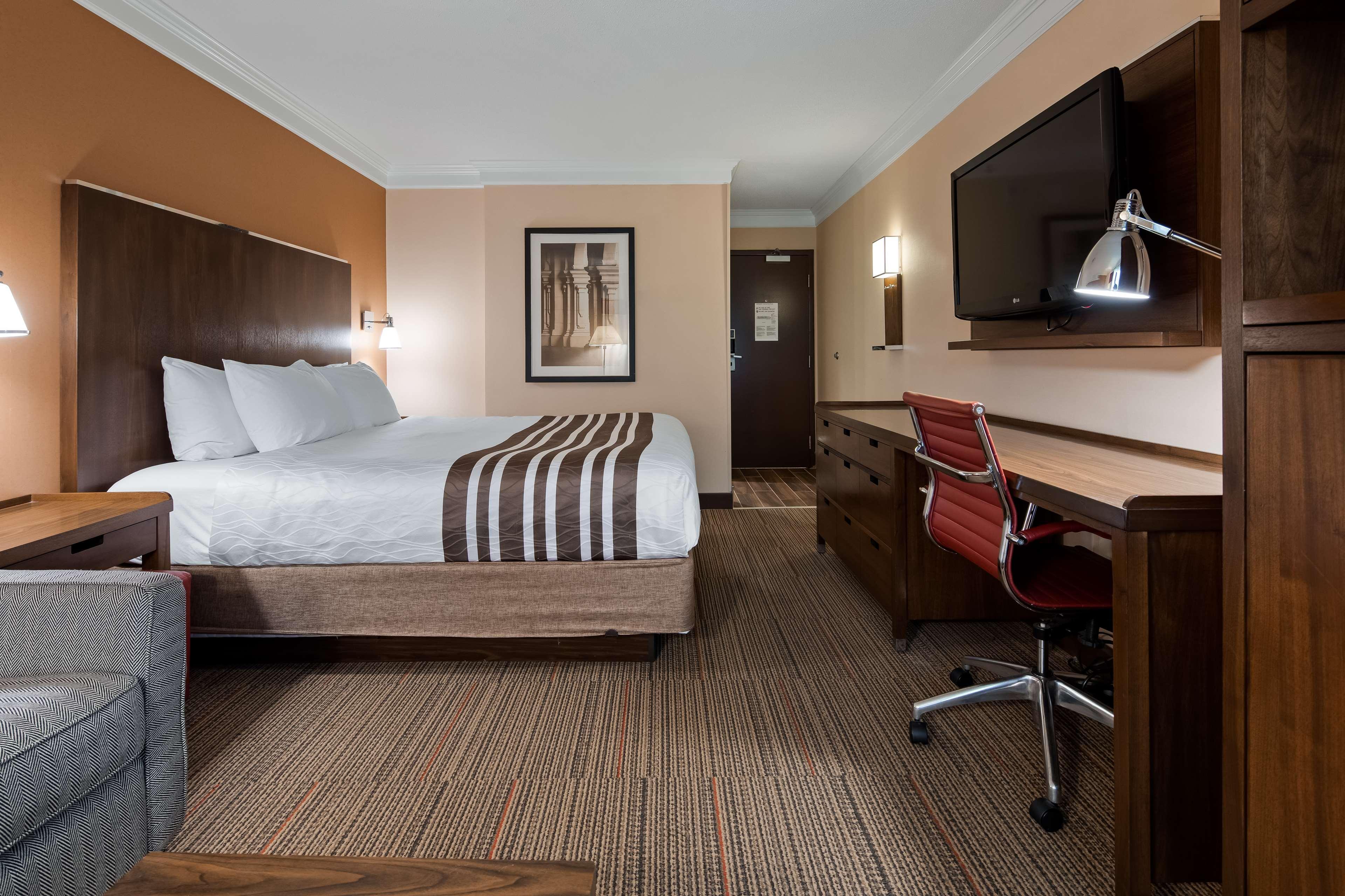 Best Western Plus Waterloo Exterior photo