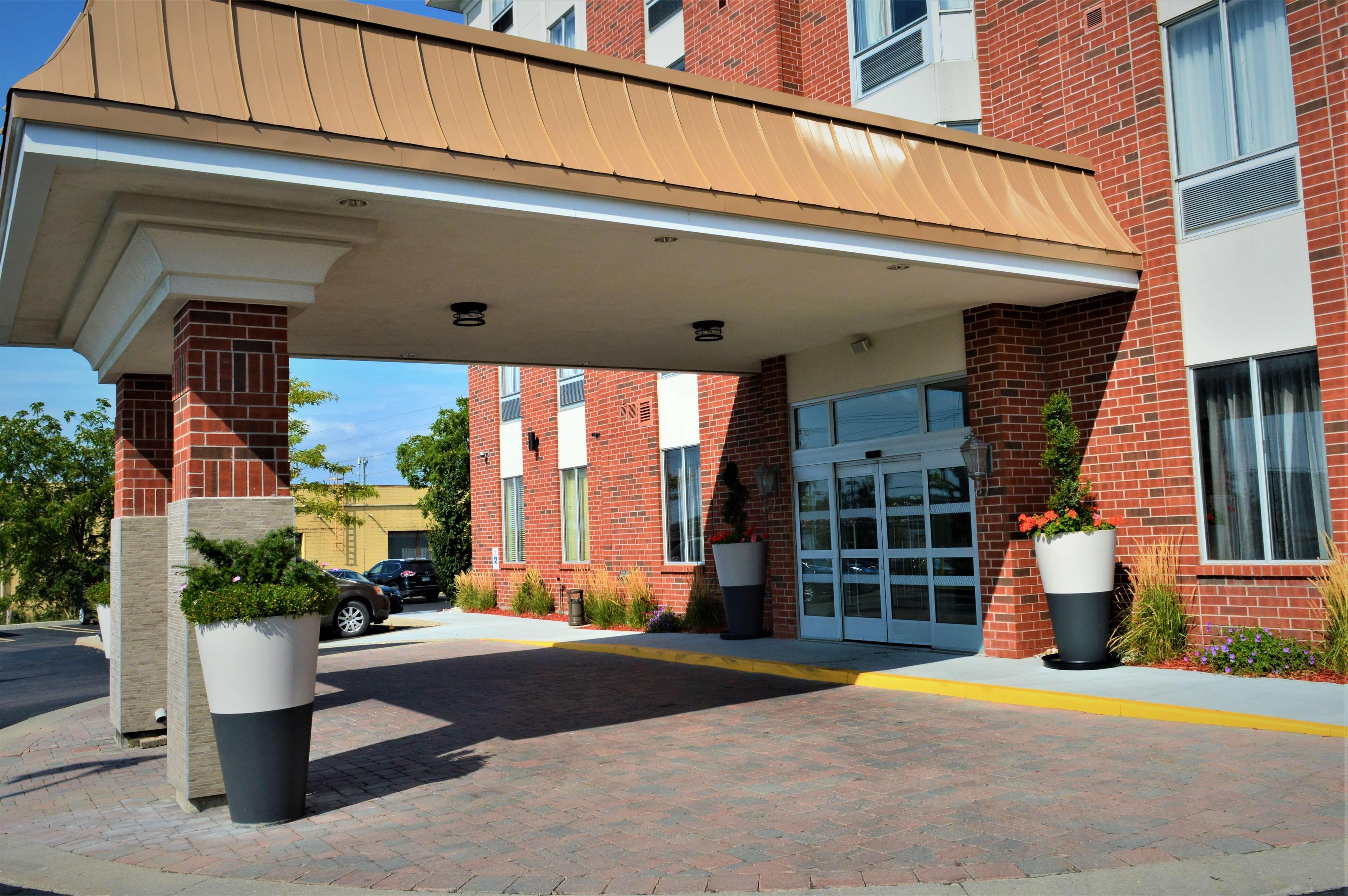 Best Western Plus Waterloo Exterior photo